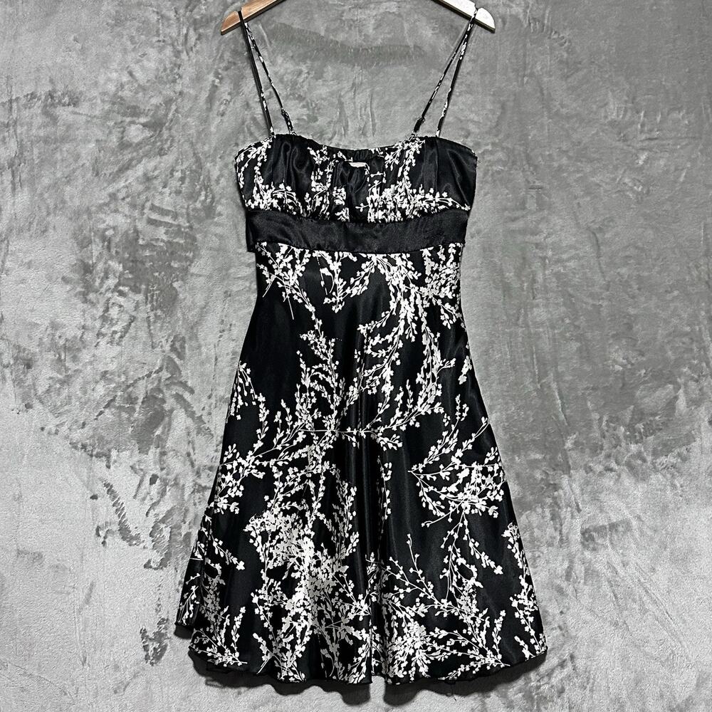 Speechless Y2K Whimsigoth Babydoll Dark Floral Dress Size 9 Black Fairy Silky